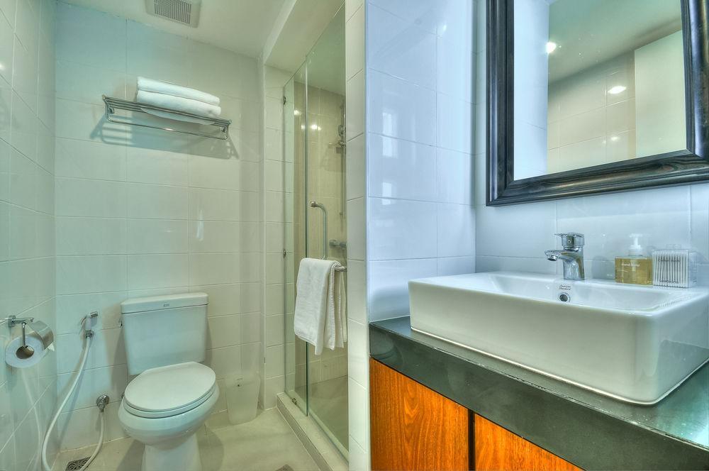 Hotel Check In Saladaeng (Adults Only) Bangkok Esterno foto