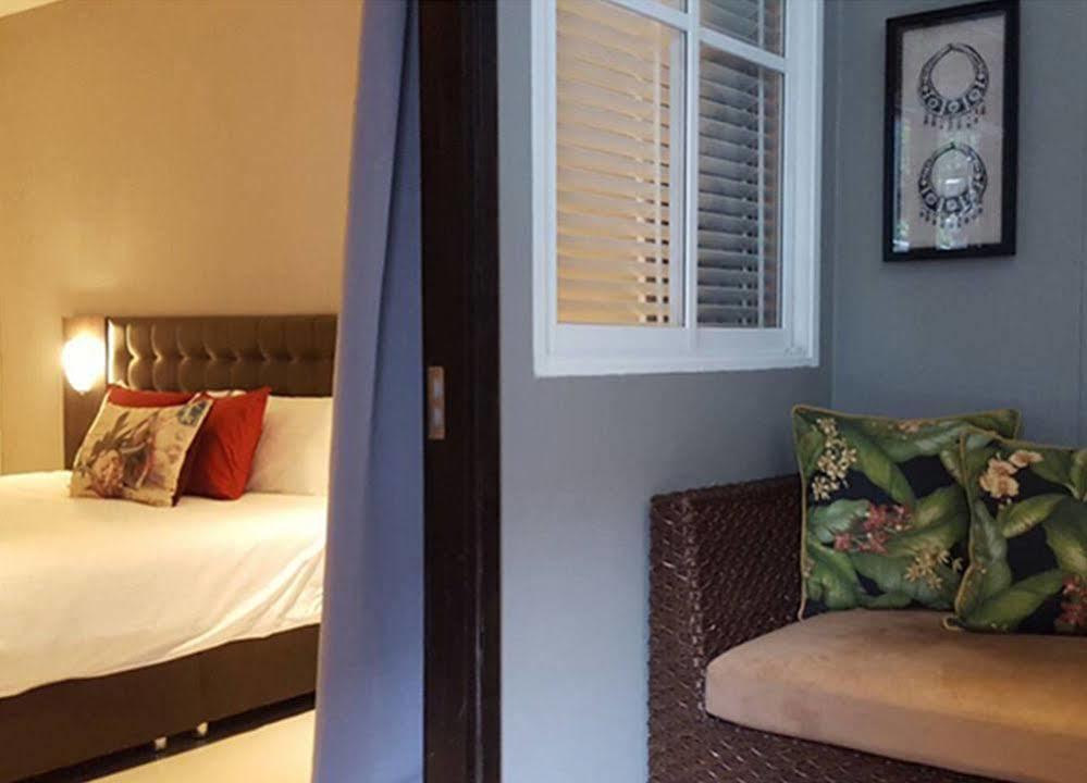 Hotel Check In Saladaeng (Adults Only) Bangkok Esterno foto