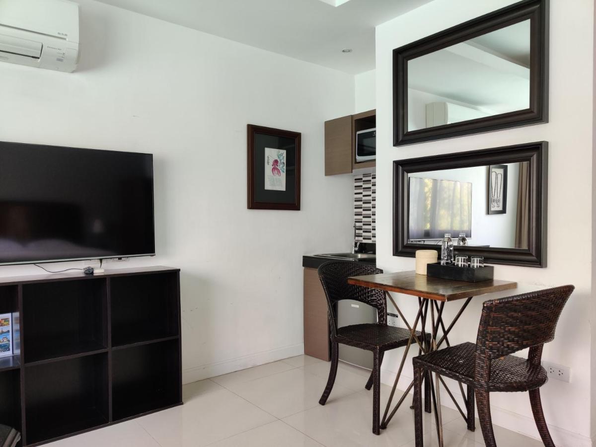 Hotel Check In Saladaeng (Adults Only) Bangkok Esterno foto