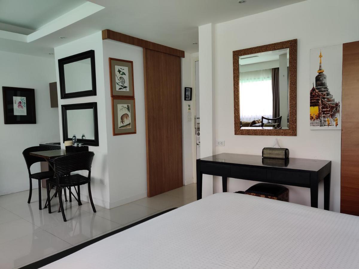 Hotel Check In Saladaeng (Adults Only) Bangkok Esterno foto