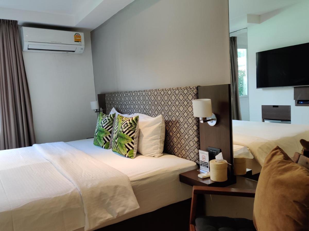 Hotel Check In Saladaeng (Adults Only) Bangkok Esterno foto