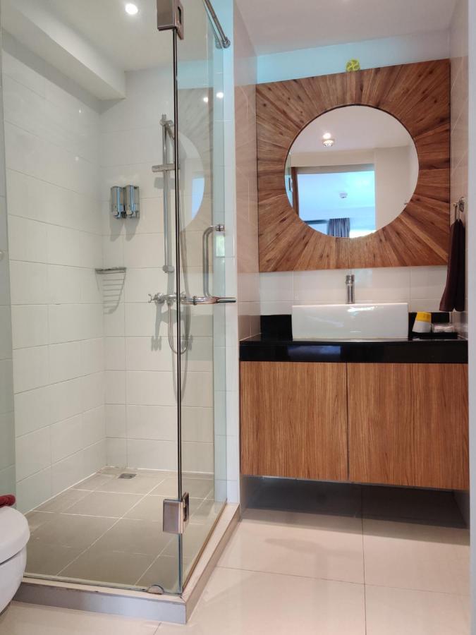Hotel Check In Saladaeng (Adults Only) Bangkok Esterno foto