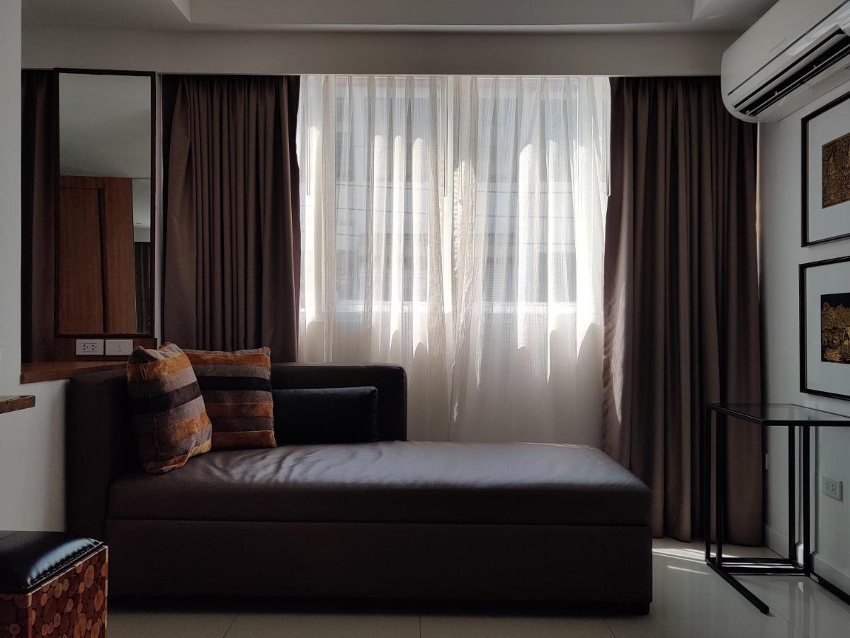 Hotel Check In Saladaeng (Adults Only) Bangkok Esterno foto