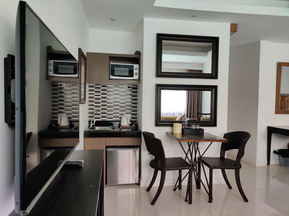 Hotel Check In Saladaeng (Adults Only) Bangkok Esterno foto