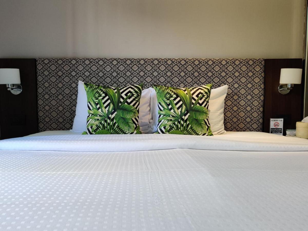 Hotel Check In Saladaeng (Adults Only) Bangkok Esterno foto