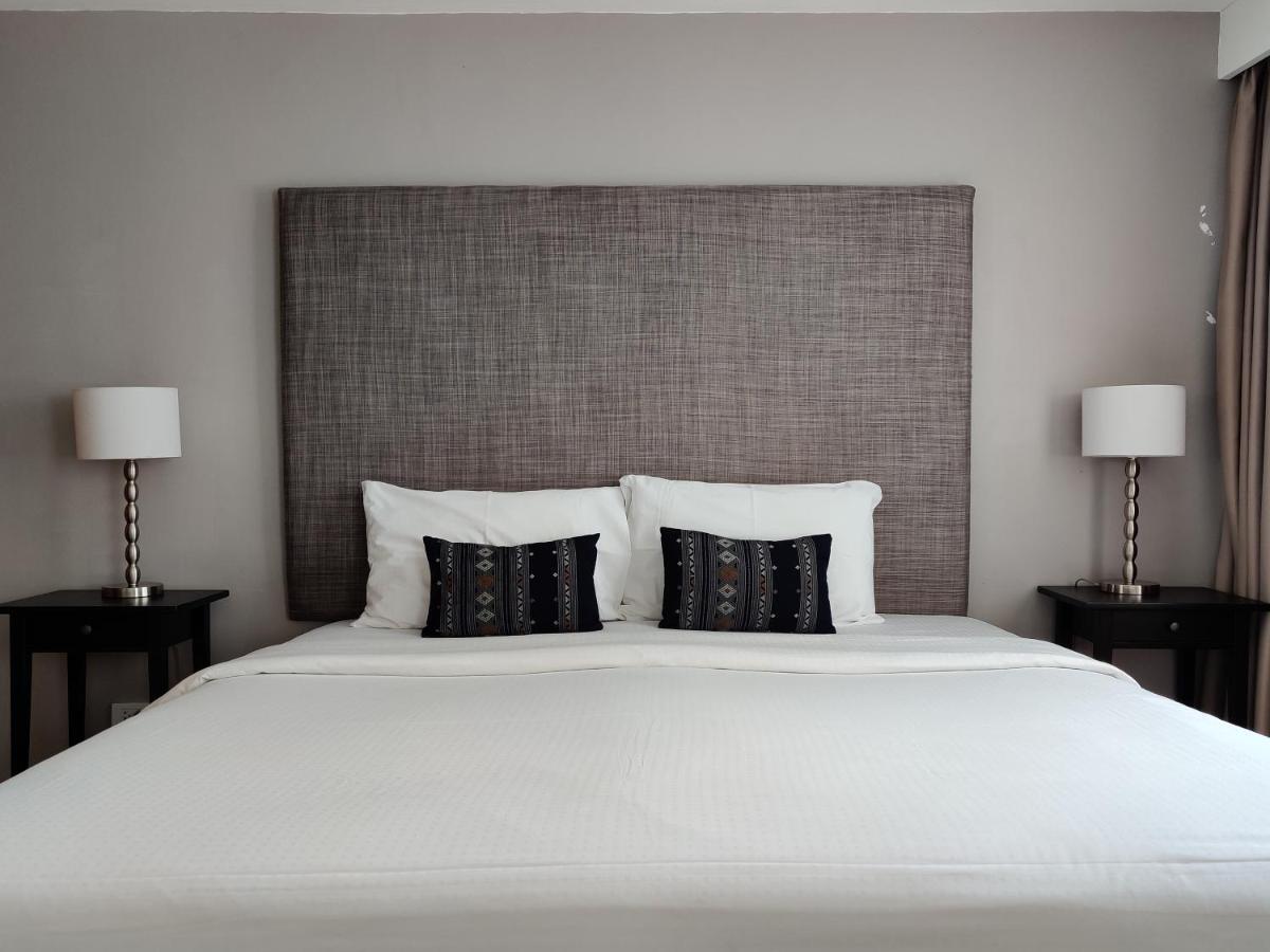 Hotel Check In Saladaeng (Adults Only) Bangkok Esterno foto